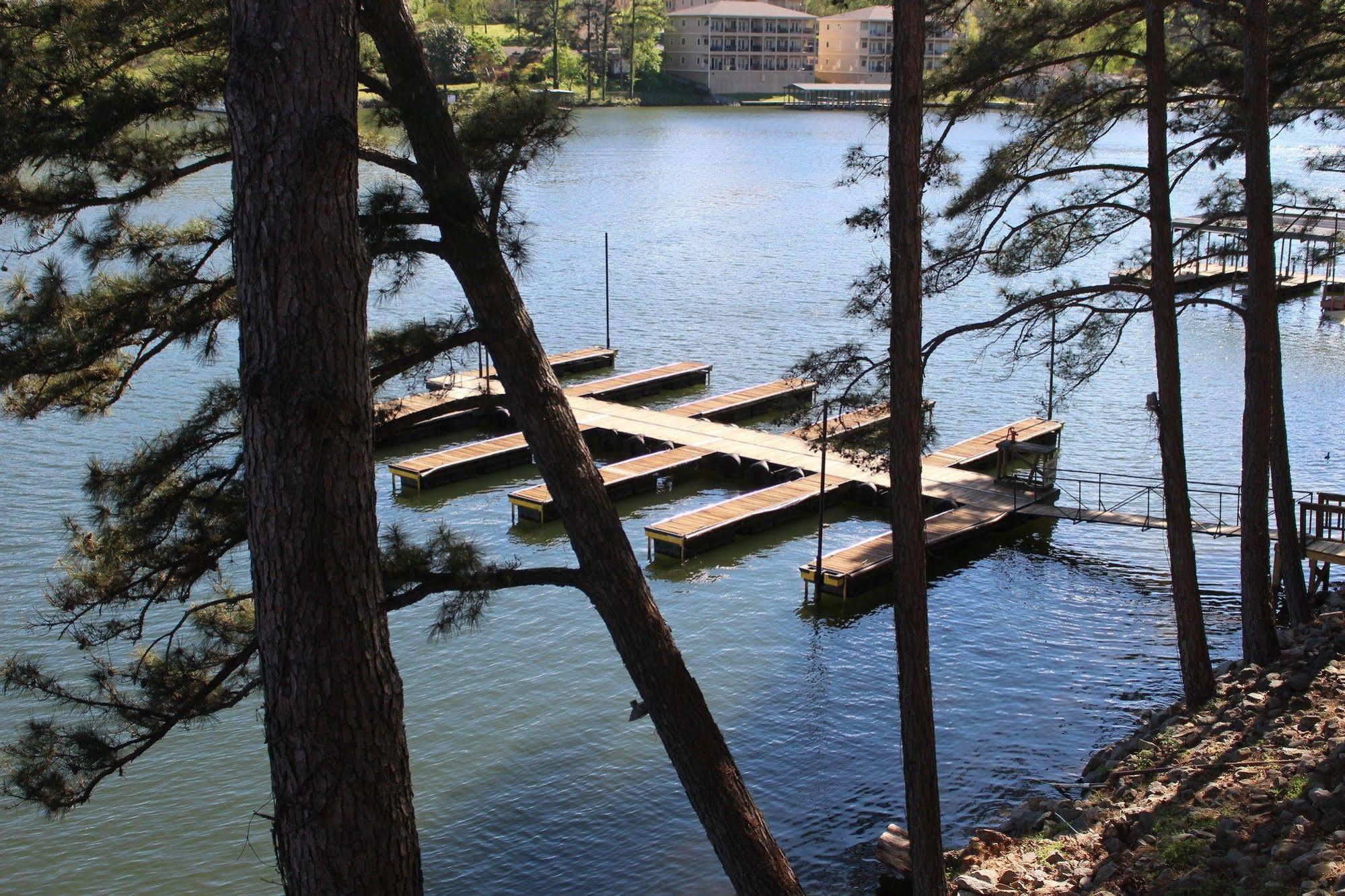 The Wharf Resort Lake Hamilton 外观 照片